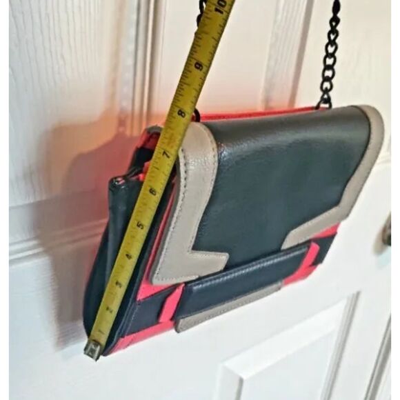 Vince Camuto Geri Leather Art Deco Purse Pink & Black Colorblock Crossbody Bag - Picture 7 of 9